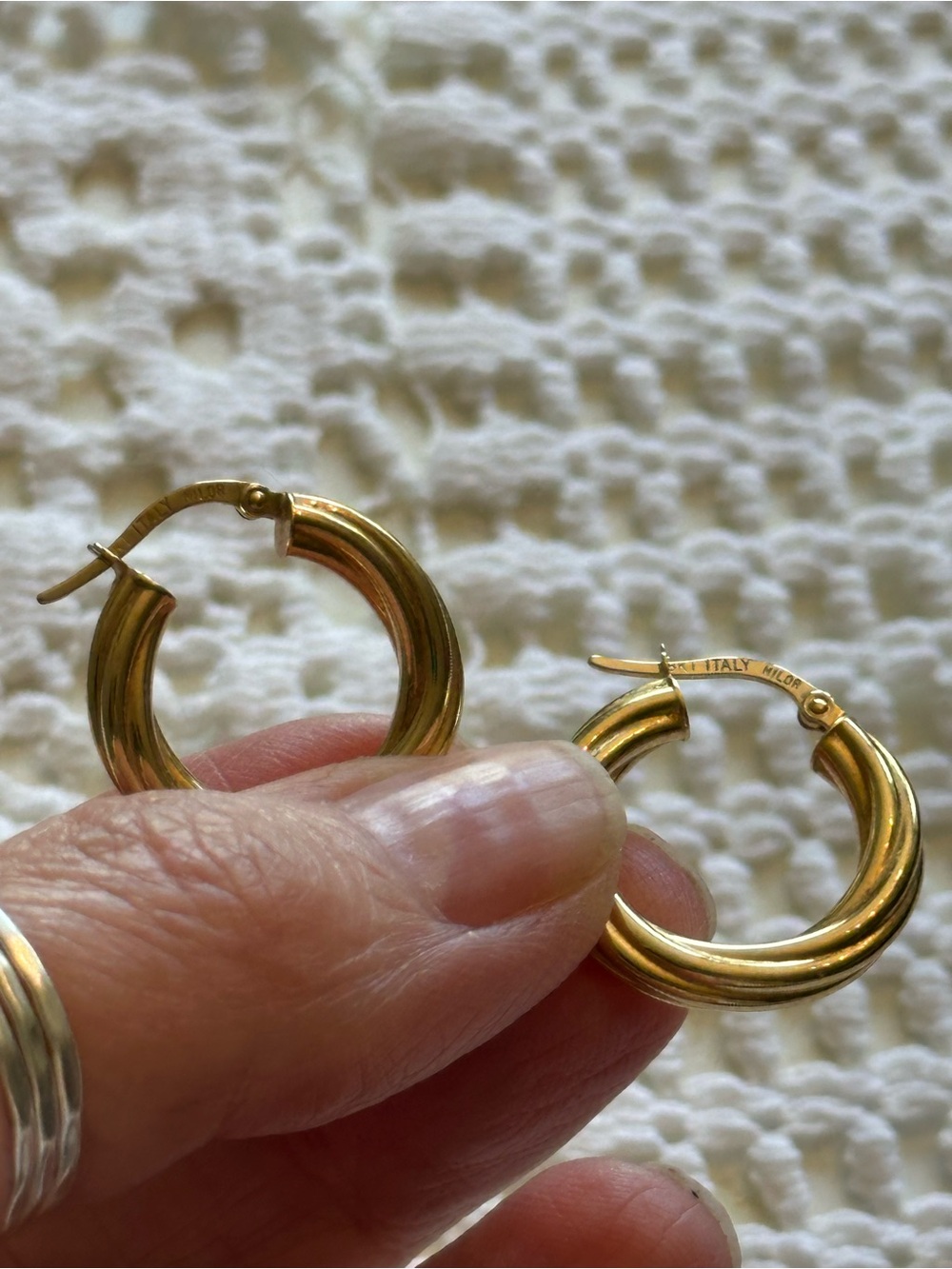Chunky Solid 18k Gold Hoop Drop Earrings 1.9gm- Women's Jewelry - Picture 3 of 4